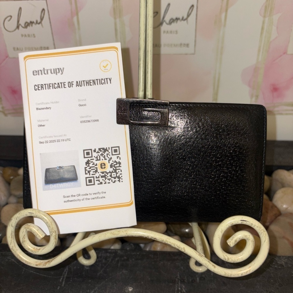 Gucci Vintage Leather Wallet w/COA - Picture 10 of 11